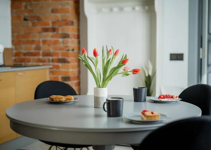 Uue Taenava Korter Курессааре