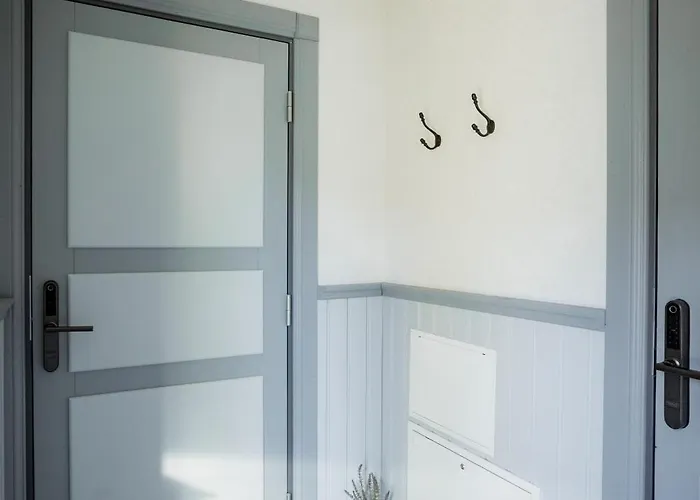 Uue Taenava Korter Апартаменты *